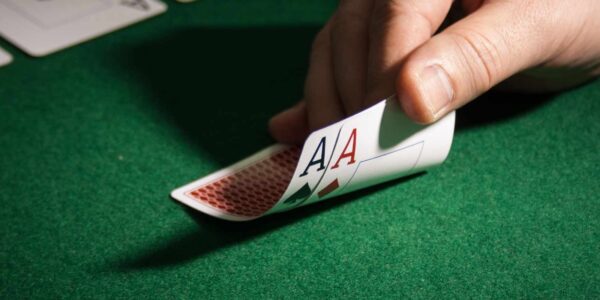 Cómo Jugar al Mississippi Stud