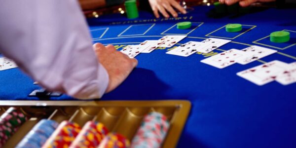 Cómo Usar la Estrategia Básica de Blackjack Tabla y Explicación